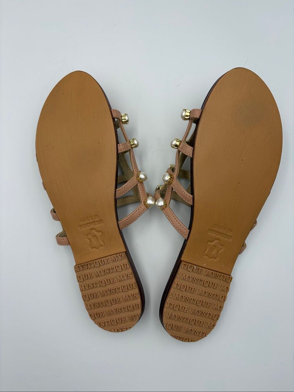 Mystique Size 9 Champagne Leather Pearl Embellished Slide Sandals - Picture 7 of 12
